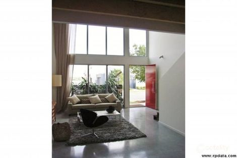 Property photo of 8 Lakefront Crescent Varsity Lakes QLD 4227
