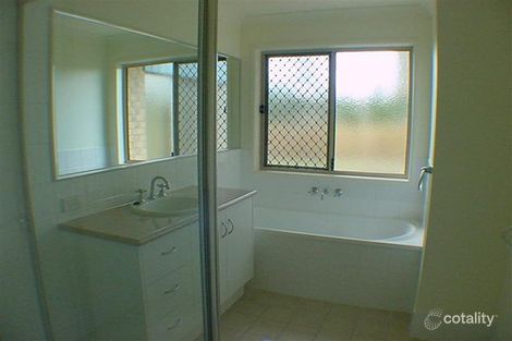 Property photo of 14 Chesterfield Place Flinders View QLD 4305