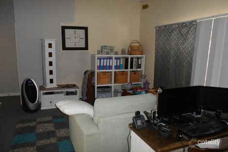 Property photo of 3 Summons Way Warnbro WA 6169