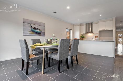 Property photo of 33 Mallacoota Way Craigieburn VIC 3064