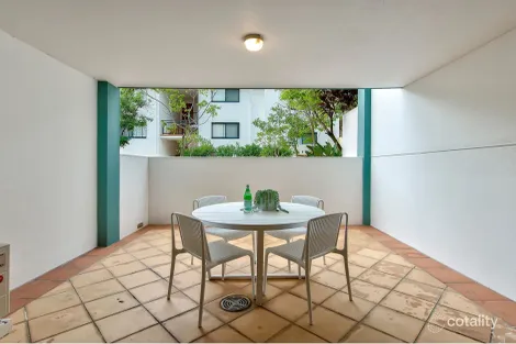 Property photo of 22/2 St Pauls Terrace Spring Hill QLD 4000