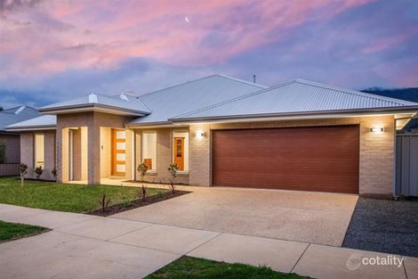 109 Station St, Porepunkah, VIC 3740