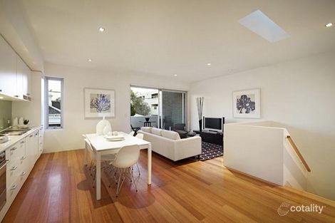 Property photo of 14 Kent Court Toorak VIC 3142