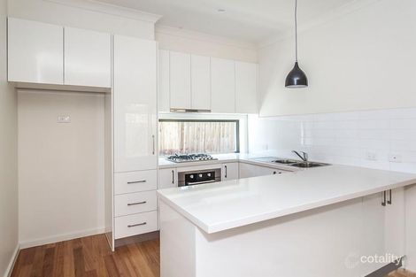 Property photo of 2/15 Farleigh Avenue Burwood VIC 3125