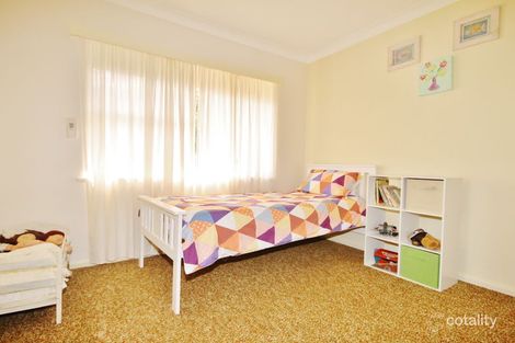 Property photo of 4 Miriyan Drive Kelso NSW 2795