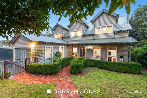 Property photo of 2 Crest Street Greensborough VIC 3088