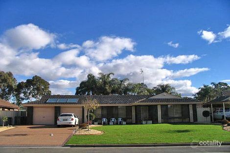 135 Explorers Way, St Clair, NSW 2759