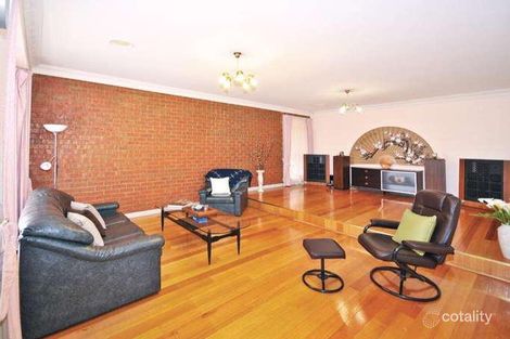 Property photo of 19 Chris Court Hillside VIC 3037