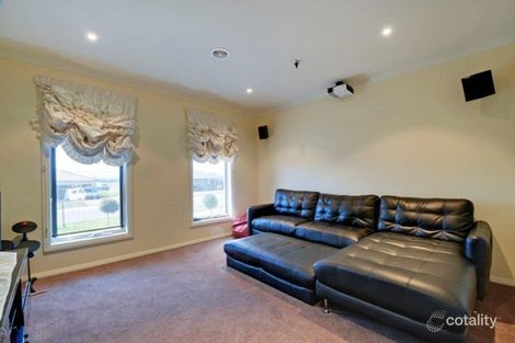 Property photo of 18 Dunsmuir Grove Traralgon VIC 3844