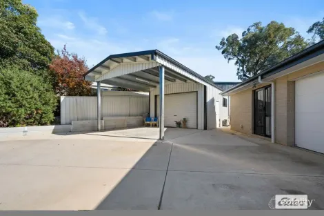 Property photo of 22 Firestone Way West Wodonga VIC 3690