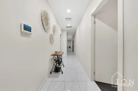 Property photo of 62 Clydevale Avenue Clyde North VIC 3978