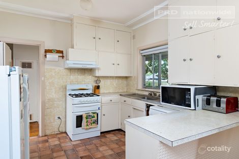 Property photo of 54 Tichborne Crescent Kooringal NSW 2650