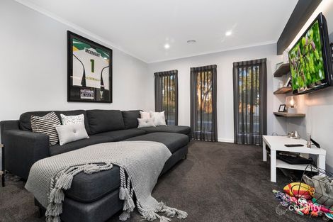 Property photo of 6 Roper Terrace Epsom VIC 3551