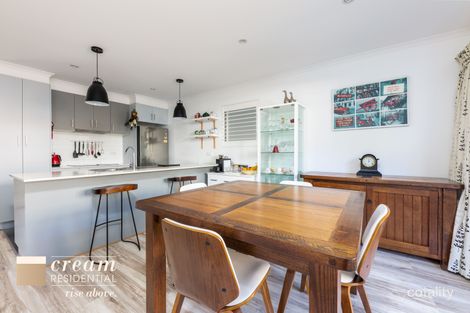 2/102 Eggleston Cres, Chifley, ACT 2606