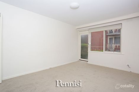Property photo of 2/140 Hoffmans Road Essendon VIC 3040