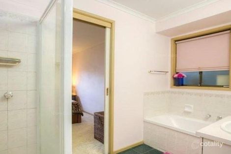 Property photo of 39 Hoysted Avenue Cranbourne North VIC 3977