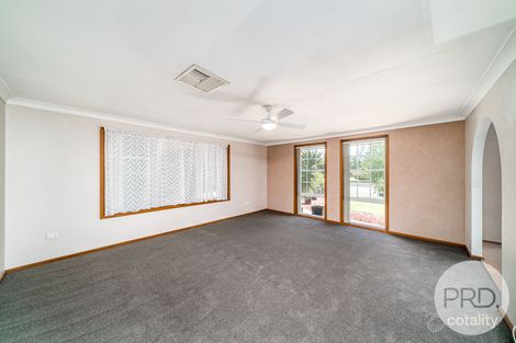Property photo of 24 Dalman Parkway Glenfield Park NSW 2650