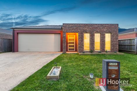 Property photo of 10 Ramel Way Pakenham VIC 3810