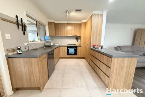 Property photo of 4 Marnie Drive Cranbourne West VIC 3977