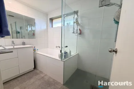 Property photo of 4 Marnie Drive Cranbourne West VIC 3977