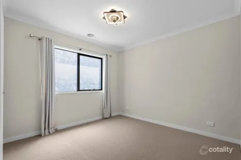 Property photo of 39 Winchcombe Way Cranbourne North VIC 3977