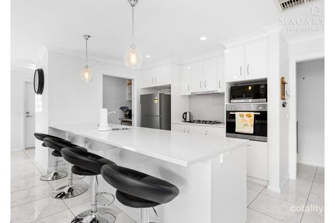 Property photo of 6 Goonawarra Street Gobbagombalin NSW 2650
