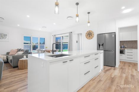 Property photo of 16 Knox Court Bargara QLD 4670