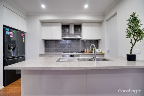 Property photo of 31 Graphite Crescent Wollert VIC 3750