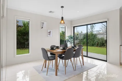 Property photo of 2 Eynesbury View Wollert VIC 3750