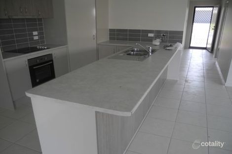 Property photo of 27/12 Walnut Crescent Lowood QLD 4311