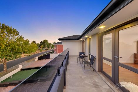 Property photo of 21 The Greenway Craigieburn VIC 3064