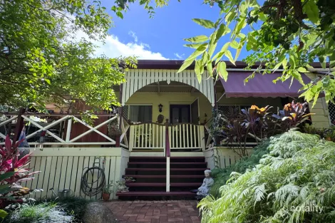 11 Eprapah St, Coochiemudlo Island, QLD 4184