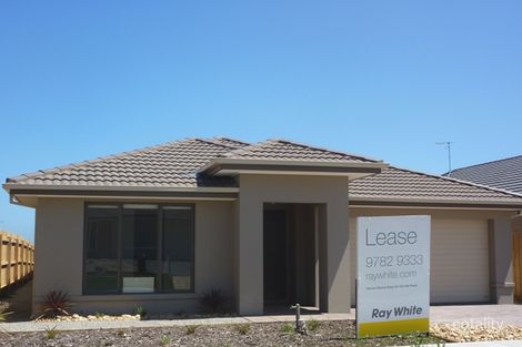 18 Eden Ave, Skye, VIC 3977