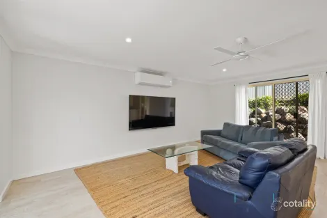 Property photo of 40 Ziedan Drive Mudgeeraba QLD 4213