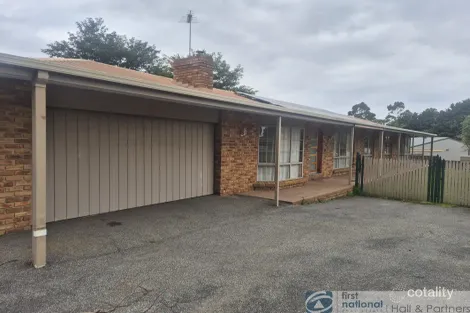 11 Balmoral Way, Pakenham, VIC 3810