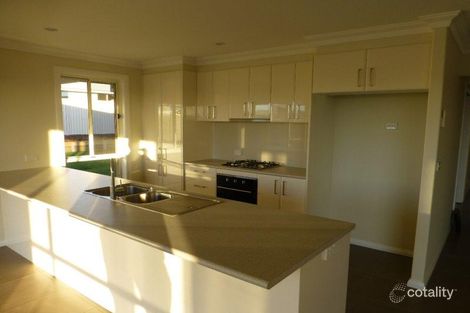 Property photo of 5 Coates Drive Kelso NSW 2795