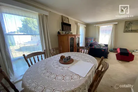 Property photo of 8 Middlesex Crescent Shepparton VIC 3630