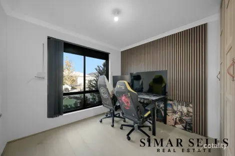 Property photo of 20 Strumpshaw Road Aveley WA 6069