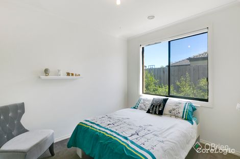 Property photo of 6 Dunferline Crescent Cranbourne VIC 3977