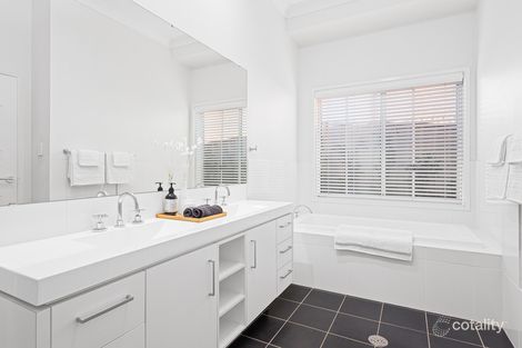 Property photo of 21 Larkin Crescent Flinders NSW 2529