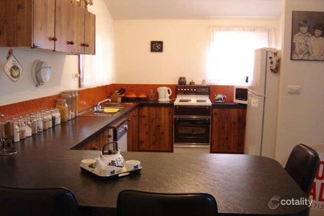 Property photo of 16 Macquarie Grove Caves Beach NSW 2281