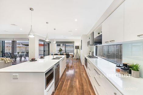 Property photo of 17 Milliners Avenue Keysborough VIC 3173