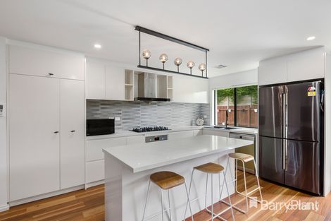 Property photo of 2/3 Ascot Court Glen Waverley VIC 3150