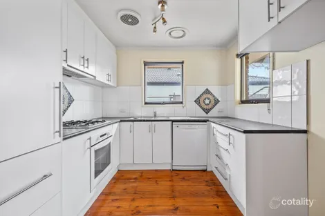 Property photo of 4 Carluke Close Berwick VIC 3806