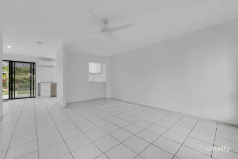 Property photo of 13/519 Tingal Road Wynnum QLD 4178