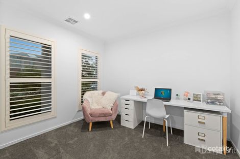 Property photo of 32 Millicent Parade Officer VIC 3809