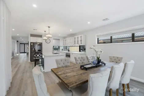 Property photo of 12 Paprika Parade Mickleham VIC 3064