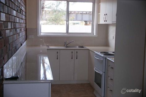 Property photo of 2/2-4 Reddoch Drive Wagga Wagga NSW 2650