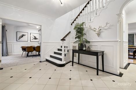 Property photo of 7 Houndswood Close Doncaster East VIC 3109
