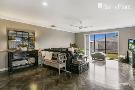 Property photo of 8 Pledger Close Narre Warren South VIC 3805
